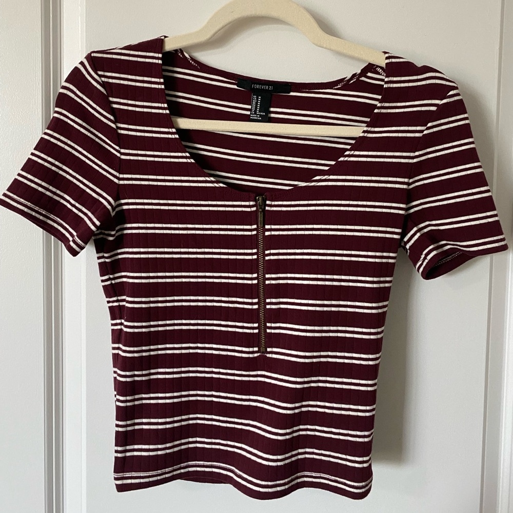 Grunge crop top, 90s look